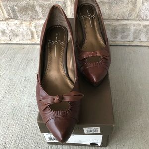 Poalo brown & black kitten heels w/ bow detail. Two pairs